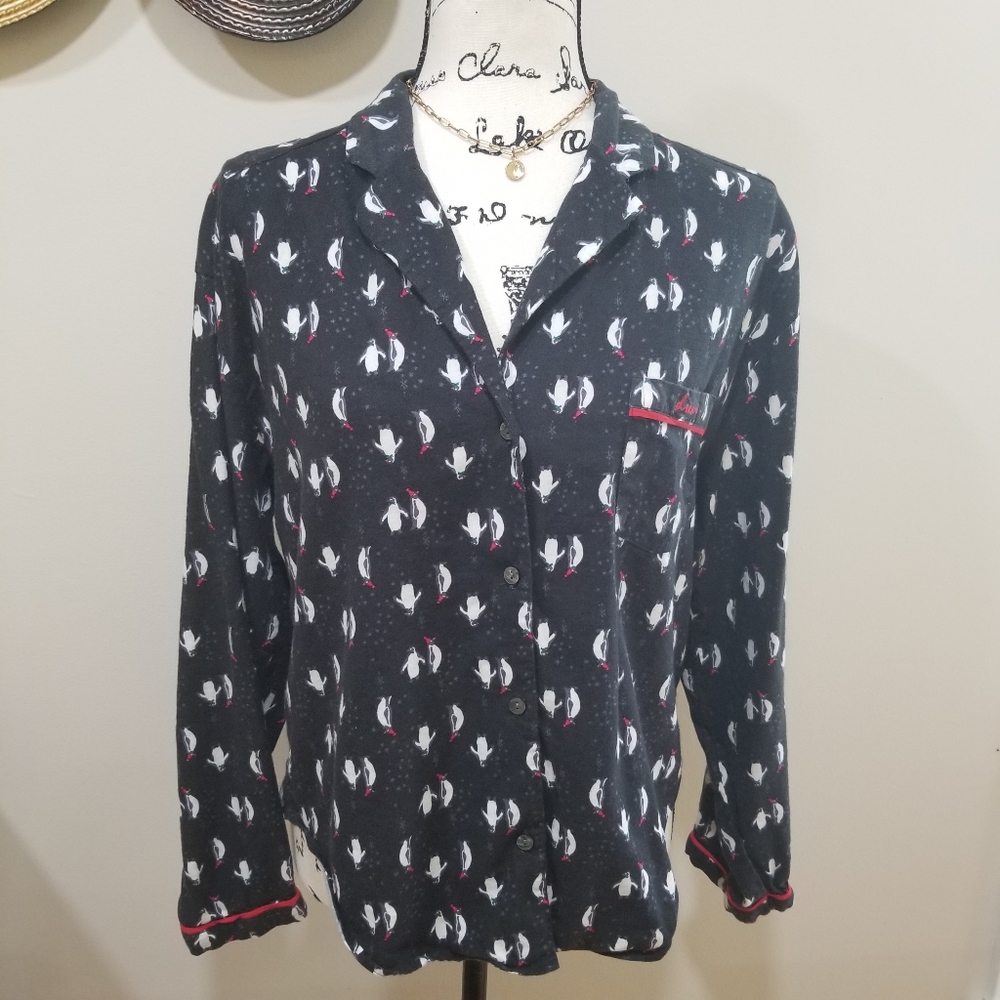 VICTORIA'S SECRET Dream Pajama Top Color Black With Penguins SIZE M.
